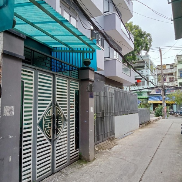 Bán nhà 4 tầng sát mặt tiền nở hậu tại Đường Lạc Long Quân, Phường 10, Quận 11, Hồ Chí Minh